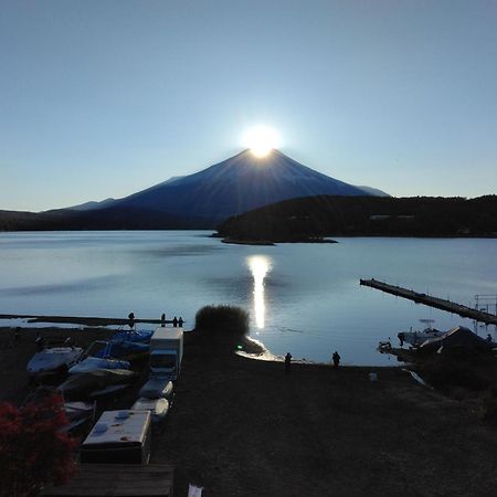 Tabist Lakeside In Fujinami Yamanakako Exterior photo